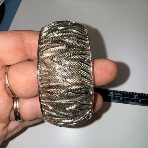 Jewelry - Bracelet: Chunky bracelet